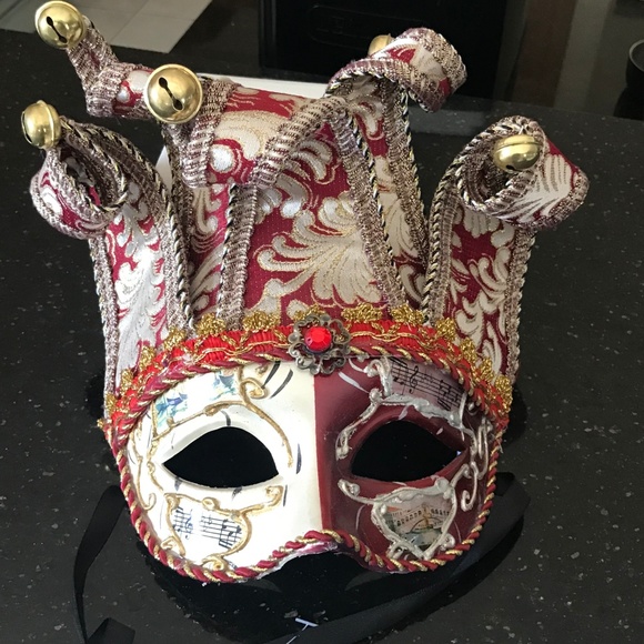 Authentic Masquerade Ball Masks - 2 masks - NWT - Picture 2 of 6